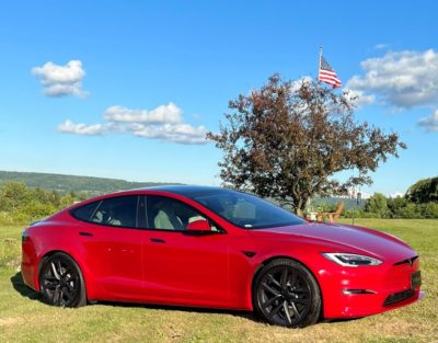 0 – 60mph in 1.99 secs!! –  2022 Tesla Model S Plaid